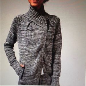 Ivivva girls size 12 Wrap Star cardigan sweater